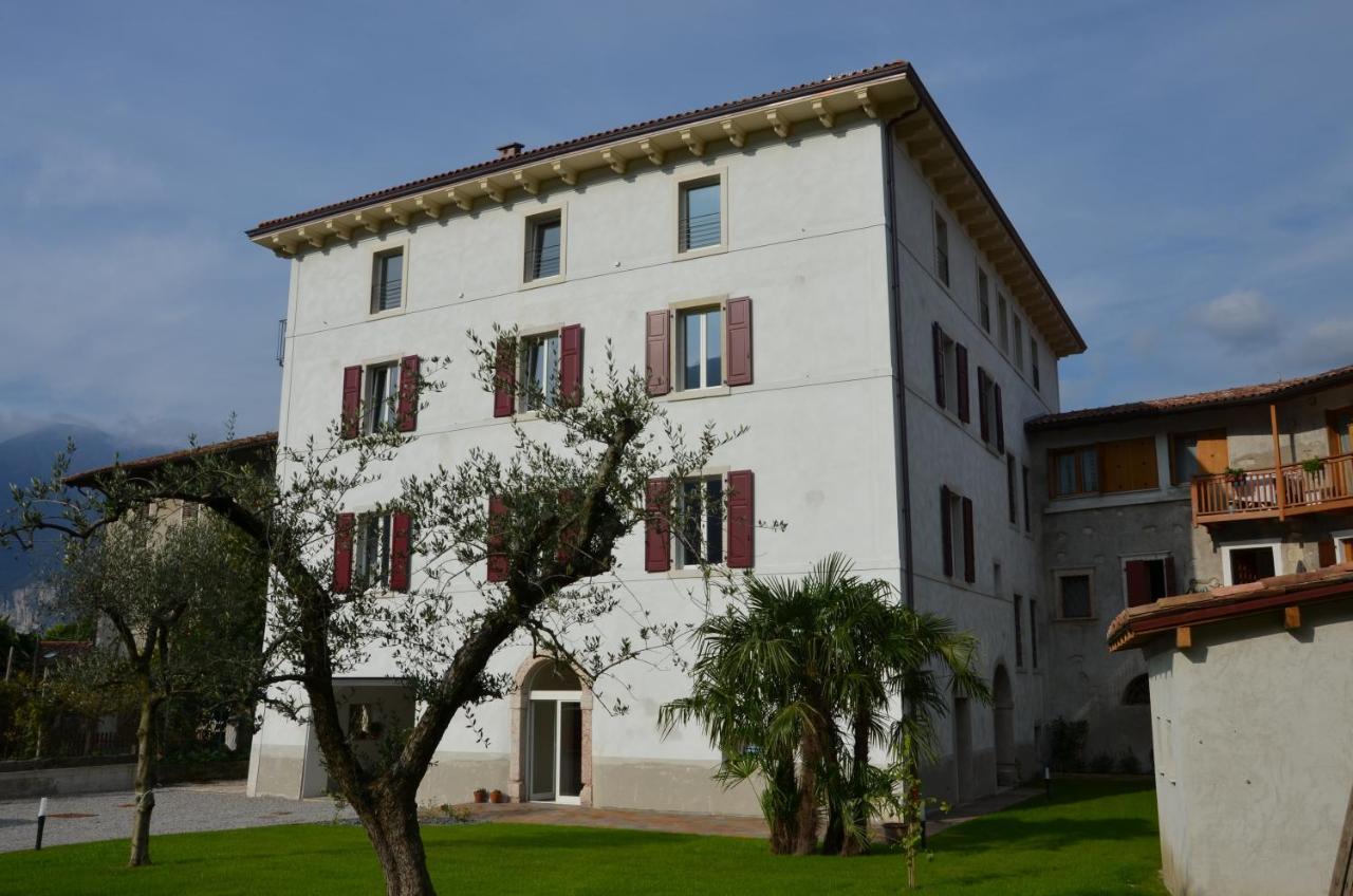 Palazzo Oltre Arco Exterior foto